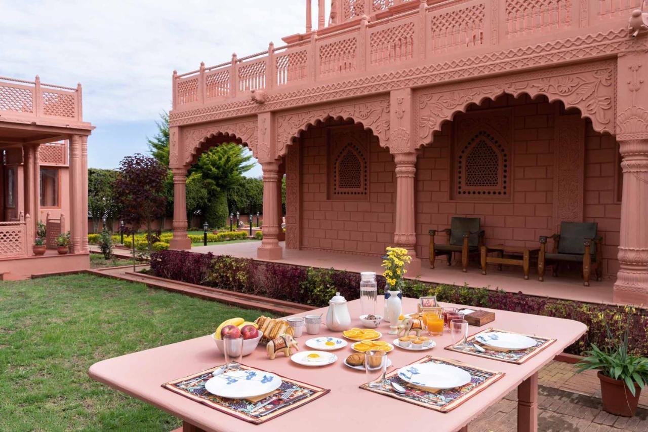 אוטי Stayvista At Pink Palace Rajasthani Decor מראה חיצוני תמונה