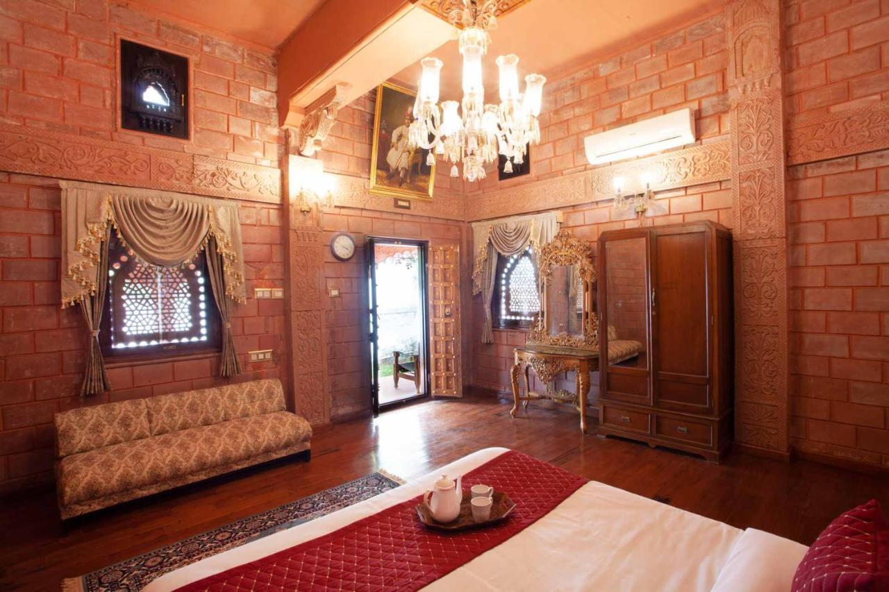 אוטי Stayvista At Pink Palace Rajasthani Decor מראה חיצוני תמונה
